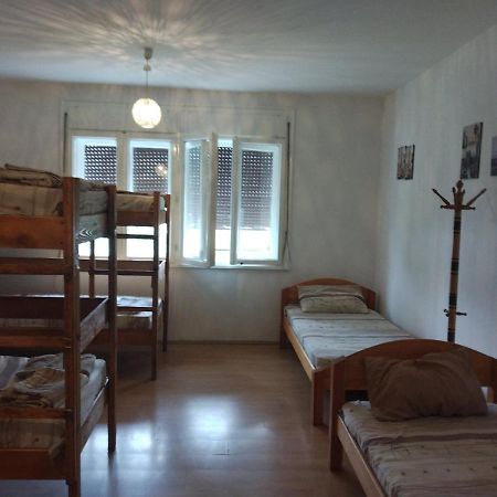 Comfy Hostel 2 Skopje Bagian luar foto