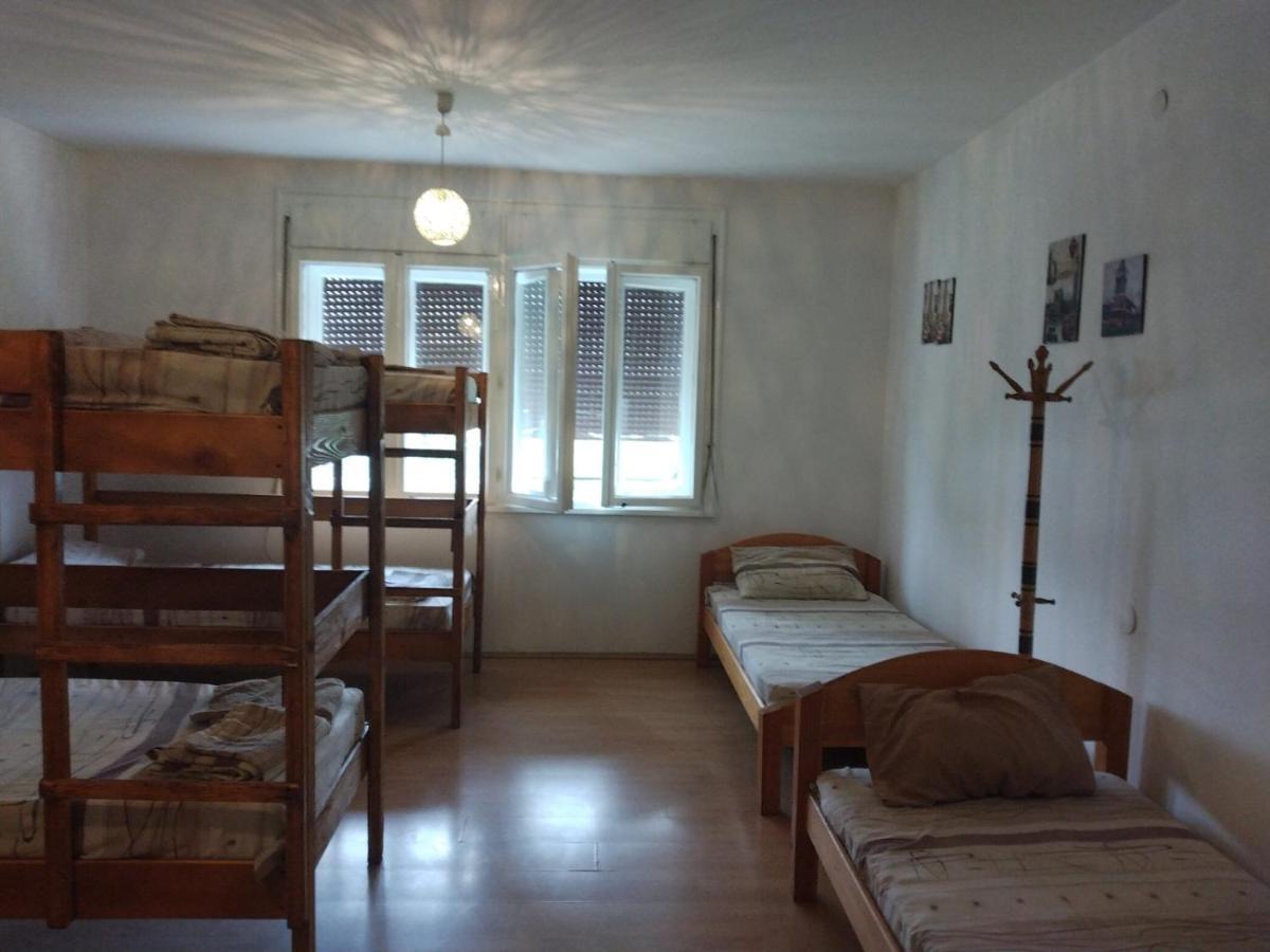 Comfy Hostel 2 Skopje Bagian luar foto